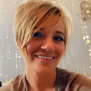 Meet your Posher, Kacey